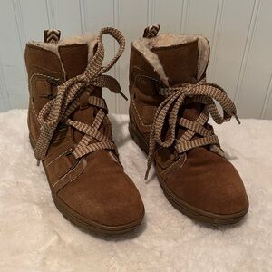 Bearpaw Justine Hickory Lace Up Suede Boots Size 5